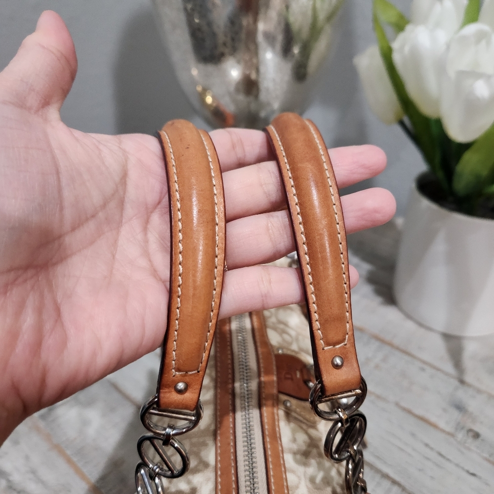 Christian Dior Romantique Cream and Tan Mini Papillon Bag - Picture 6 of 16